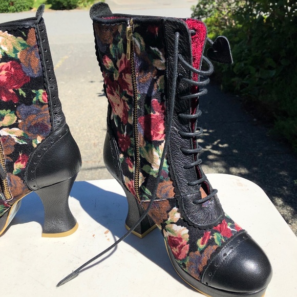 Irregular Choice Boots Victorian Style NIB - Picture 3 of 4
